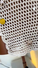 Vestido Brisa Branca Verão Búzios Famosinho | Vestido Crochê Handmade Off White com Aplicações – Saída de Praia Feminina